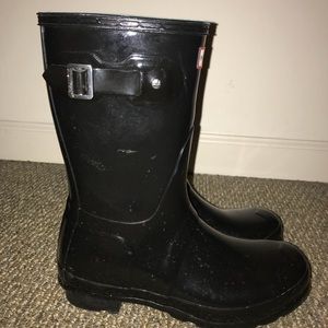 SHORT GLOSSY HUNTER BOOTS (size 8) worn twice